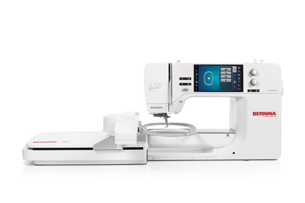 Вышивальная машина Bernina 700 Pro